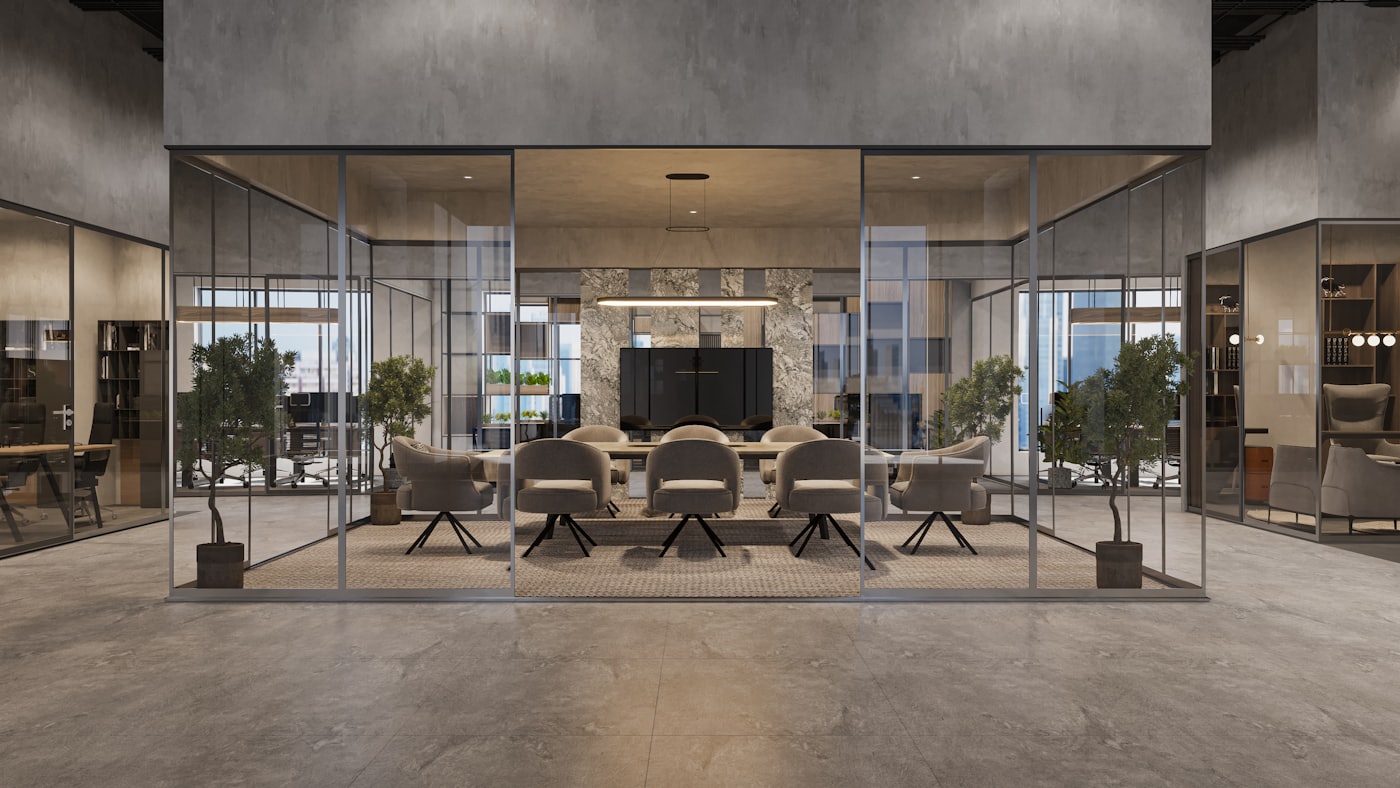 Salles de réunion vitrées dans des bureaux neufs